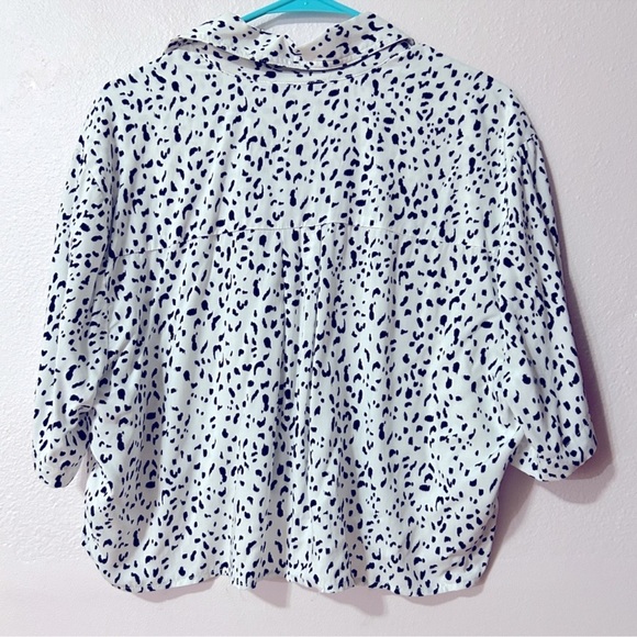 Olivaceous Black & White Cheetah Crop Button Tee Sz L - Picture 5 of 5